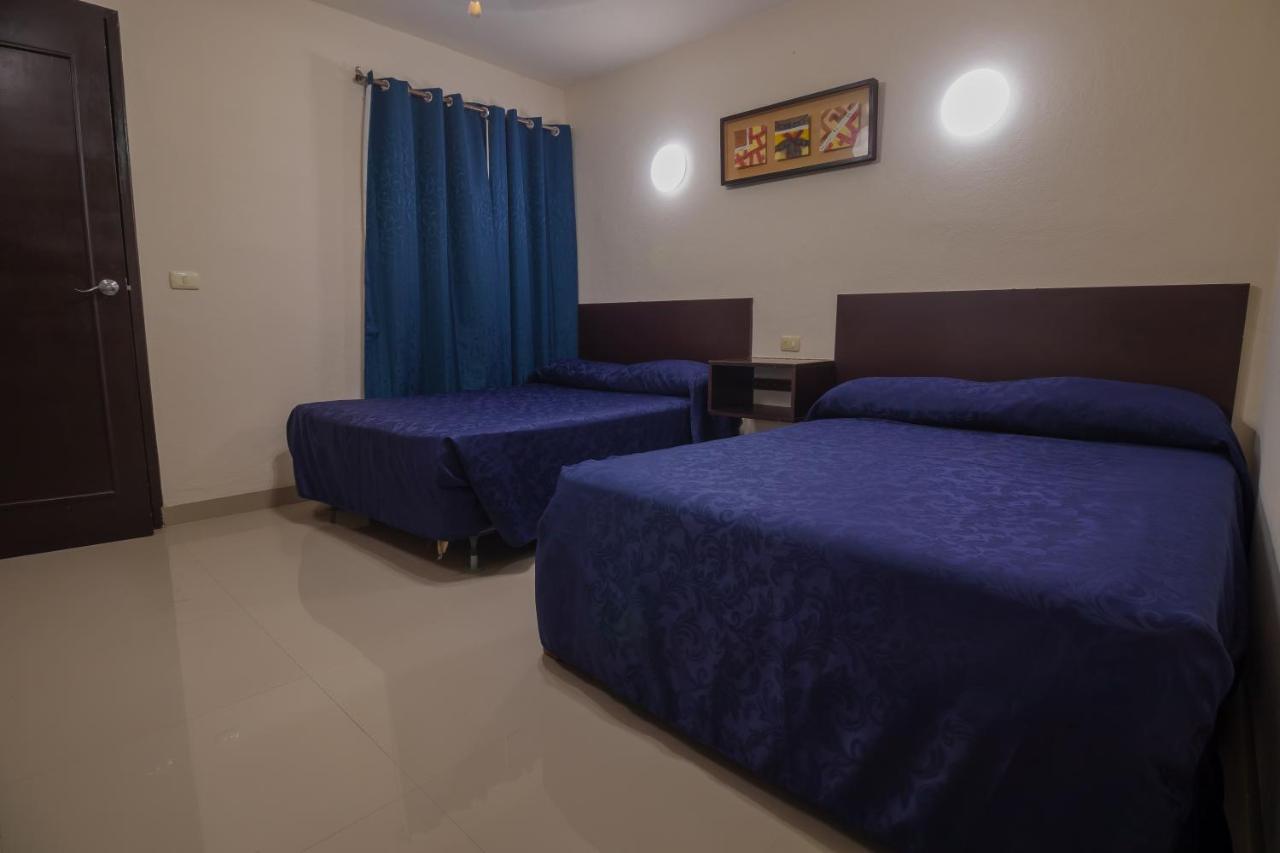 El Pirata Hotel